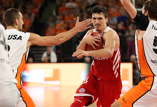 在防守端的 在防守端的