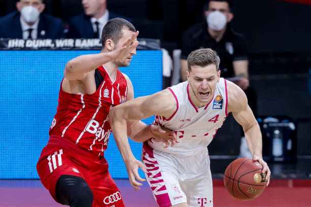 丹尼尔斯在 丹尼尔斯在