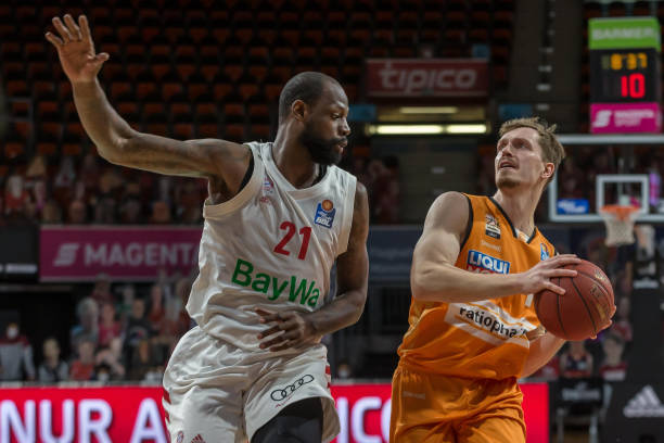 由于多种因 由于多种因