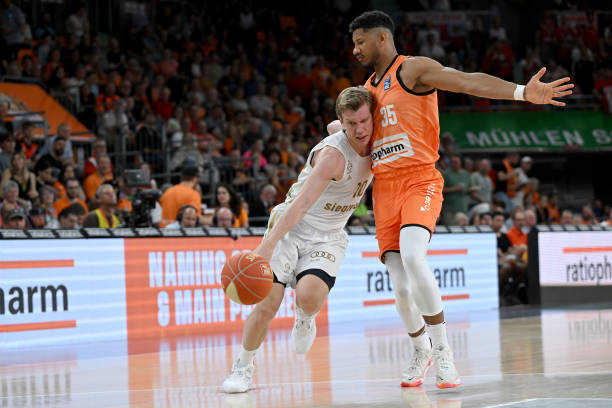 黄雀在后 黄雀在后